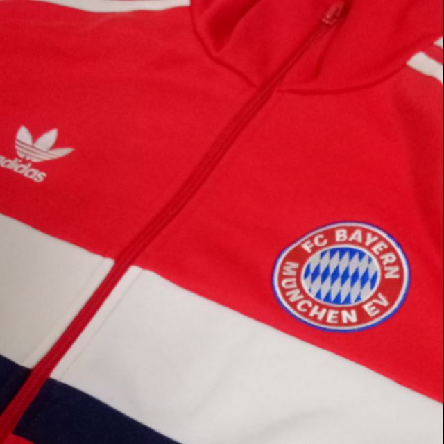 เสื้อวอร์ม adidas ทีมสโมสร  bayern munich ของแท้ สภาพ 99%