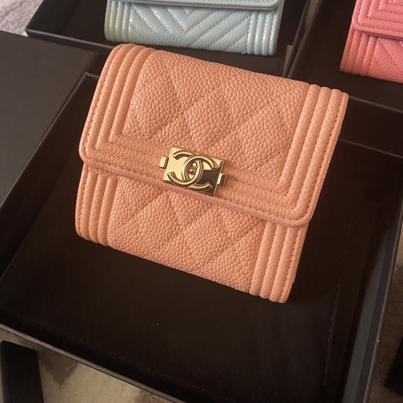 ผ่อน0% ส่งฟรี New Chanel boy wallet สีแซลม่อน สวยน่ารักมากค่ะ full set