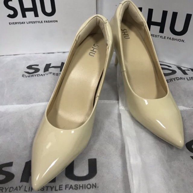 รองเท้าคัทชู #Shu สีครีม No.41