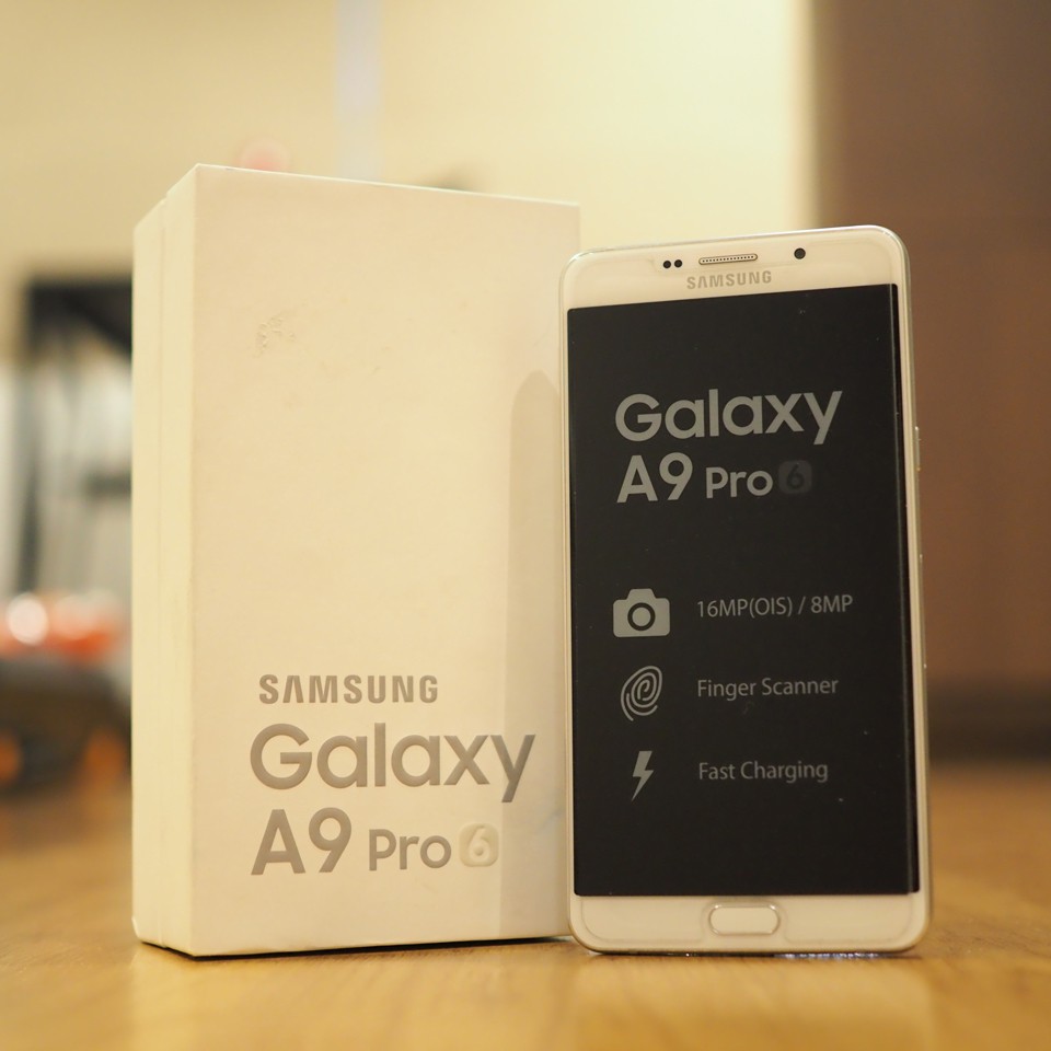มือถือ Samsung A9 Pro (2016) สีขาว มือสองสภาพเยี่ยม อุปกรณ์ครบ ราคาไม่แพง