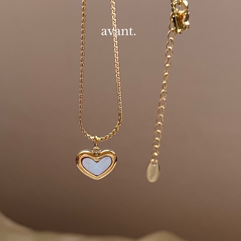 [10.10 ลดอีก 25% โค้ด 10FSWWT] Avantgarde.bkk Holo heart set (surgical steel) ลายเปลือกหอยสีขาวของจริงเลยน้า