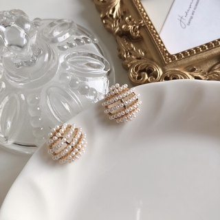 Hadesories Half Pearl Earrings ต่างหูมุกรูปครึ่งทรงกลม