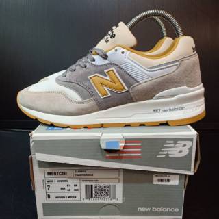 รองเท้าผ้าใบ New Balance 997 สีน้ําตาล