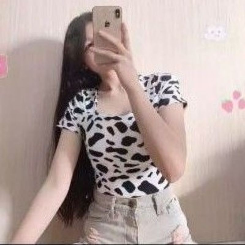 เสื้อครอปคอเหลี่ยมลายวัว