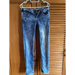 กางเกงยีนส์ Zara TRF collection ผ้ายืดนิ่ม skinny เอวต่ำ EUR36