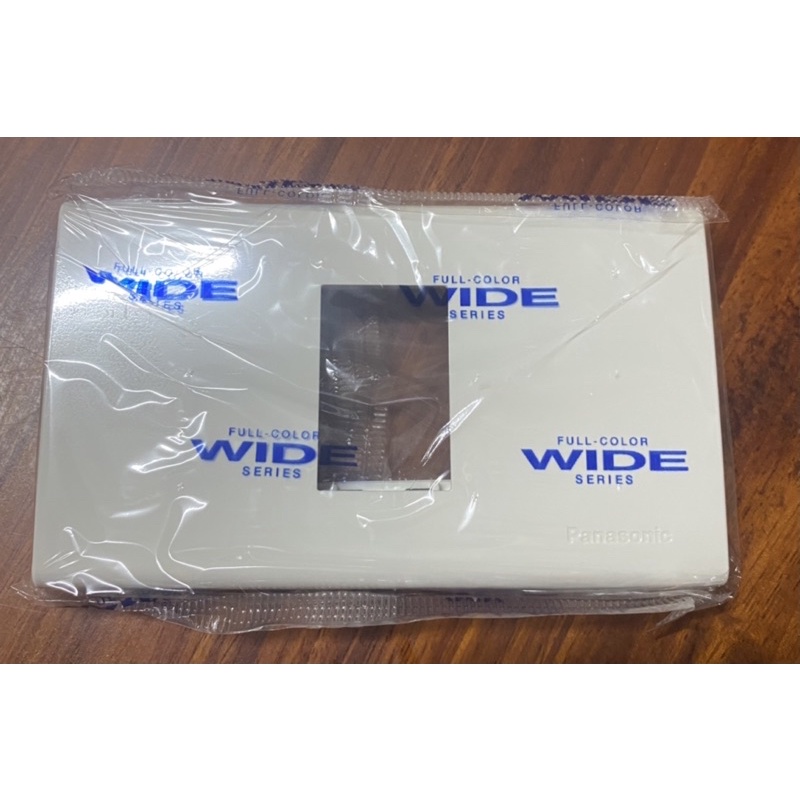 panasonic ฝาพานาโซนิก สีขาว รุ่นใหม่ 1,2,3,4,6ช่อง WEG6801WK WEG6802WK WEG6803WK WEG6804W WEG6806W