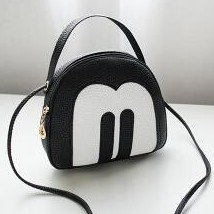 𝙂𝙄𝙉𝘼 กระเป๋าผ้าสะพายข้าง Mini  ！！ คุณภาพเกินราคา  ！！