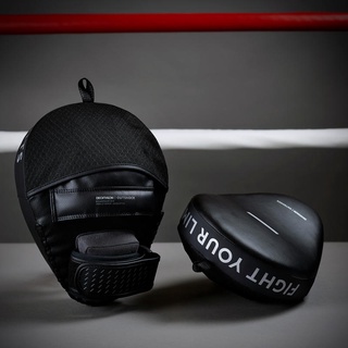 เป้าล่อชกสวมมือทรงโค้ง เป้าล่อ เป้าล่อชกมวย เป้าล่อต่อยมวย OUTSHOCK 500 Curved Punch Mitts With Fastener Strap