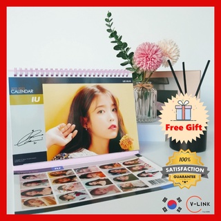 K-POP IDOL IU 2022-2023 ปฏิทินตั้งโต๊ะ (สีชมพู)
