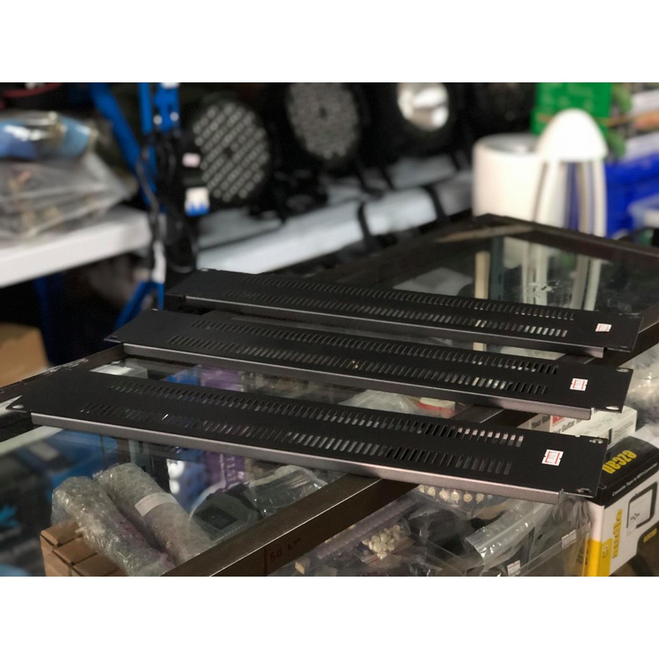 แผ่นเพลทยึดแร็ค แผ่นปิดหน้าตู้ Rack Blank Panel