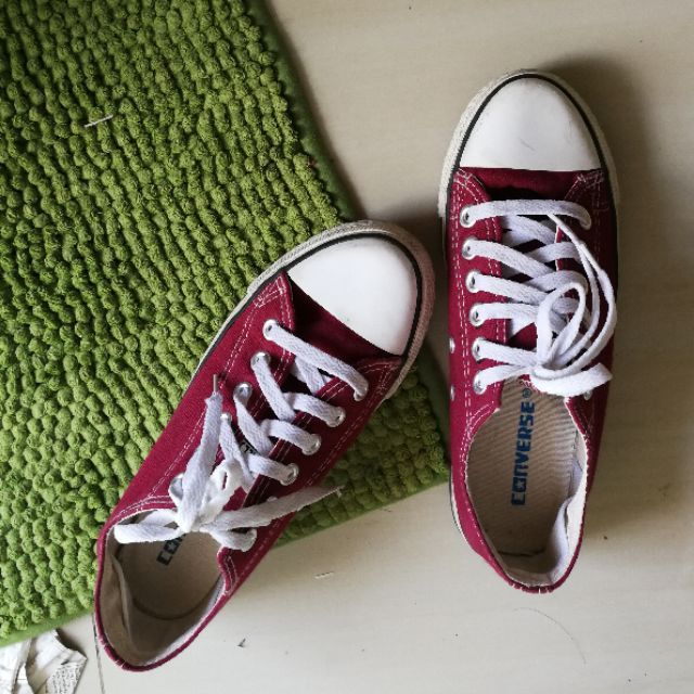[มือสอง] รองเท้าผ้าใบ converse สีเลือดหมู ไซส์ 38