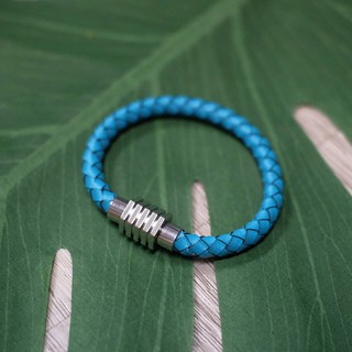 nn_braceletสายรัดข้อมือ RASTACLAT รหัส 030 กำไลข้อมือหนังถักสีฟ้า ตัวนี้เป็นหนังวัวแท้ๆๆนะคะ หัวล็อคเป็นแม่เหล็กค่ะ