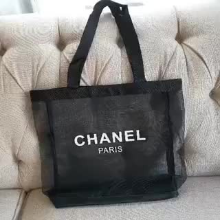 สินค้าราคาพิเศษ จัดส่งรวดเร็วทันใจ 🚚💨 กระเป๋าสะพายข้าง ลายตาข่าย Chanel ของใหม่ มือ 1 จุของได้เยอะแบบจุใจ Unisex นะคะ