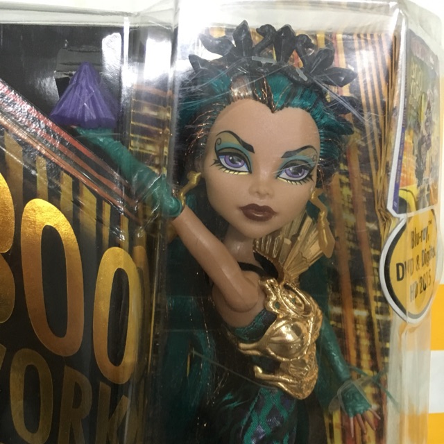 ตุ๊กตา มอนเตอร์ไฮน์ monster high  nefera   ขยับแขนขาได้ ของแท้!! / barbie บาร์บี้