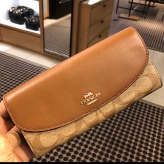 พร้อมส่ง แท้ 🇺🇸 💯% New Coach กระเป๋าสตางค์ ใบยาว รุ่นกระดุมหนา Coach Signature Envelope Wallet #F54022