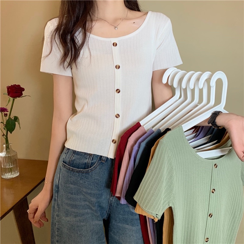 เสื้อยืดแขนสั้น! มีคอเสื้อ2แบบ คอยู+คอเหลี่ยม ระบุในแชทได้ค่ะ สไตล์เกาหลี กระดุมหน้าน้ำตาล มี 6 สี no.6