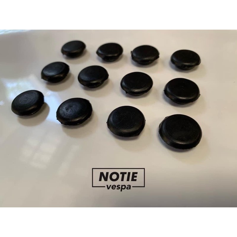 (ฟรีส่ง)ยางอุดรูที่พักเท้าพับ สำหรับ Newvesp รุ่น LX S SPRINT PRIMAVERA ของแต่ง vespa อะไหล่เวสป้า