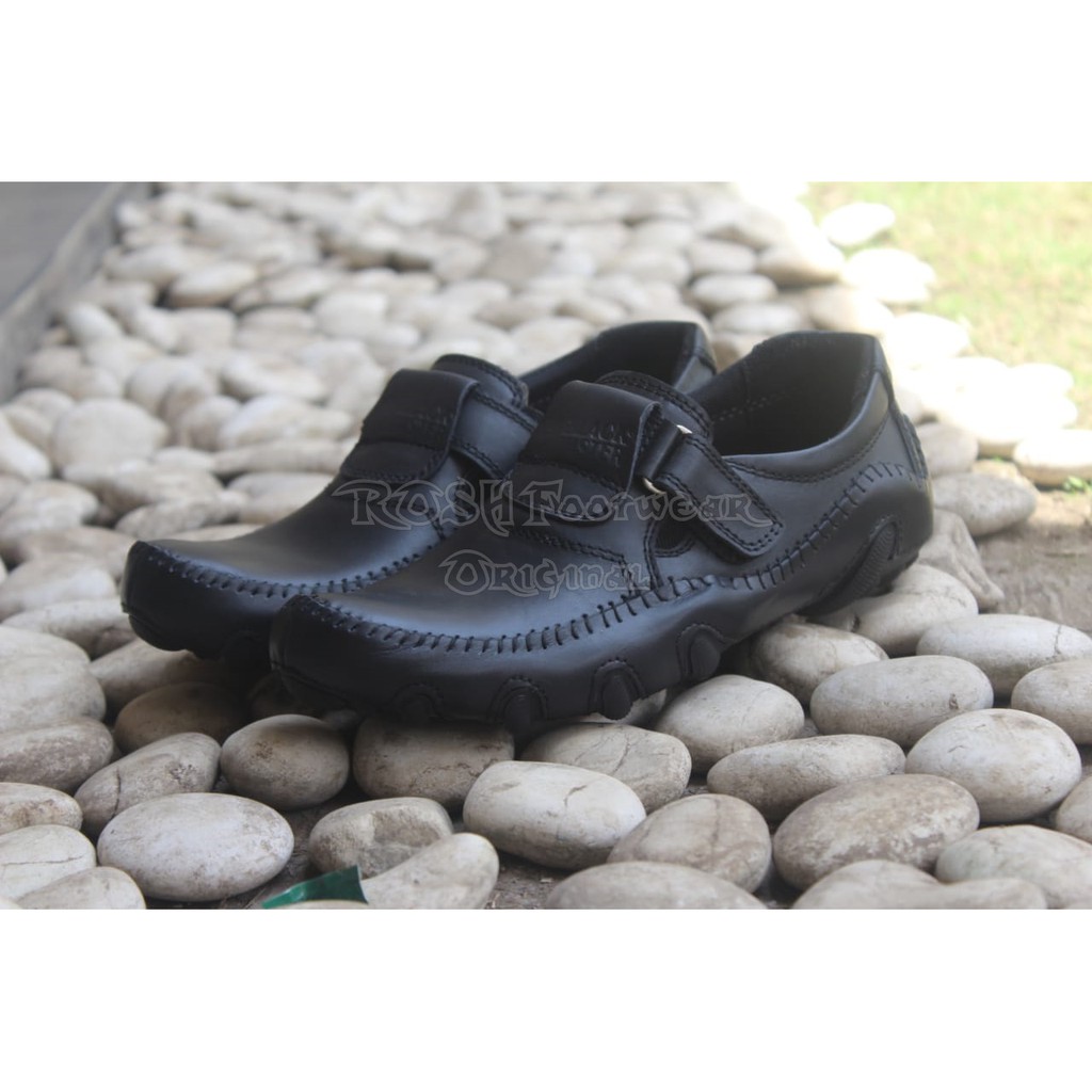รองเท้าผู้ชายลําลอง Black Master Buffon