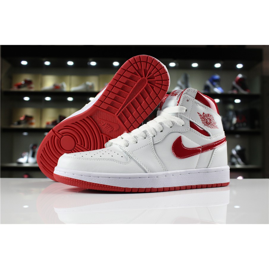 nike jordan varsity red