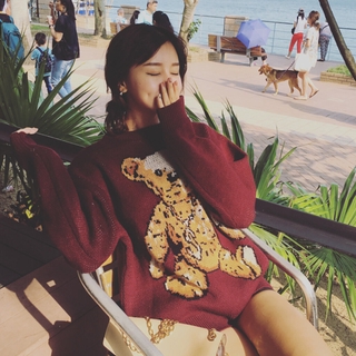 พร้อมส่ง 🦕 Bear sweater เสวตเตอร์แขนยาวปักลายน้องหมี (IN32929)