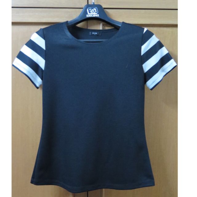 เสื้อ ZEIN