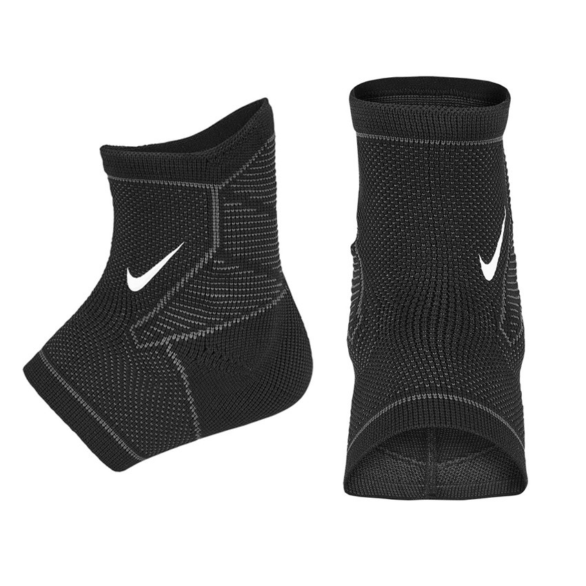 Nike ไนกี้ ผ้ารัดข้อเท้า ผ้ารัดข้อเท้าสำหรับเล่นกีฬา รัดข้อเท้าป้องกันการบาดเจ็บ รัดข้อเท้าคลายกล้ามเนื้อ Ankle Pro Knitted Sleeve N.100.0670.031 BK (990)