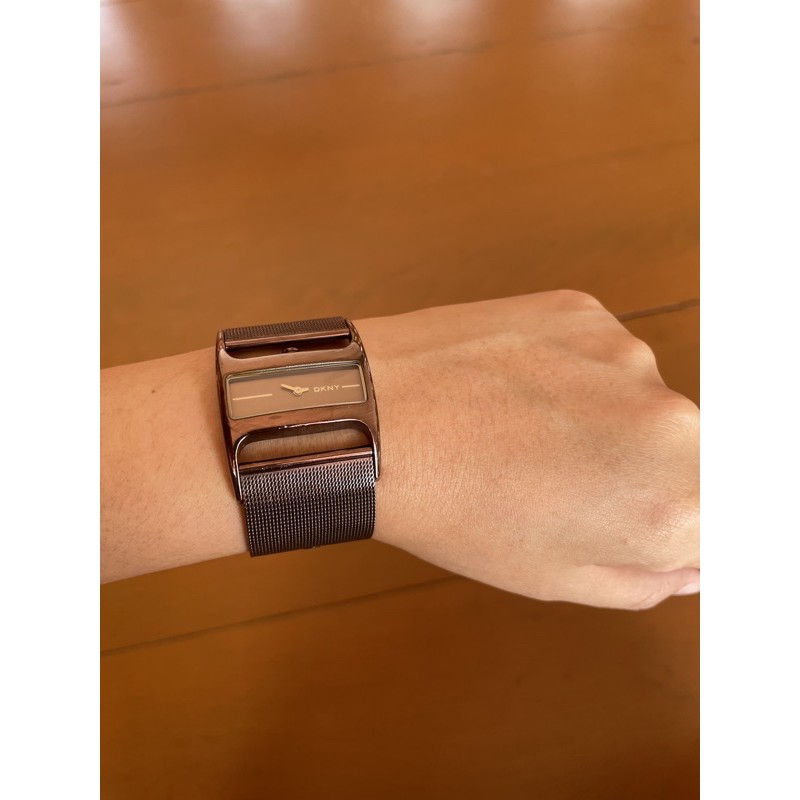 DKNY นาฬิกา สายสแตนเลส สีน้ำตาล