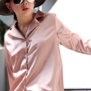 SATIN SHIRT เสื้อเชิ้ตผ้าซาตินสีโรสโกลด์