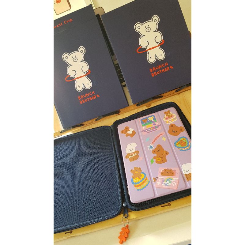 preorder : hola bear eva Ipad pouch 11 inch