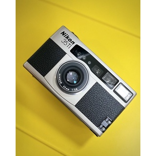 Nikon 35 Ti (silver)