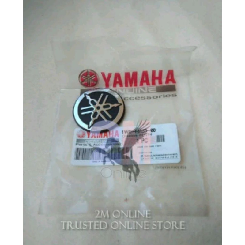 YAMAHA R25 TANK LOGO EMBLEM ORIGINAL YGP 1WD-F413B-00