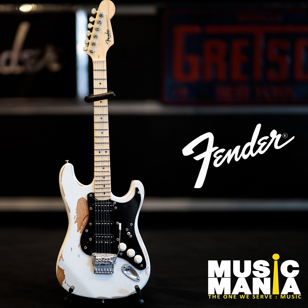 โมเดลกีต้าร์ Licensed Fender Strat - Mick Mars Vintage White Miniature Guitar นำเข้าจากอเมริกาแท้ 100 %