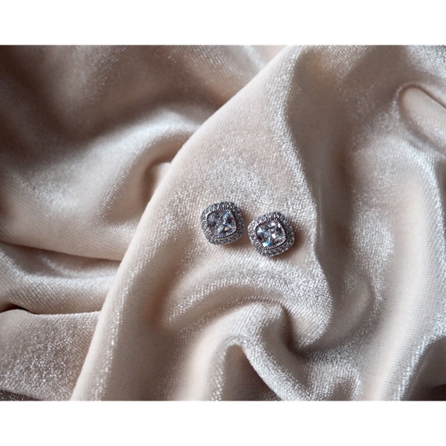 ⭐️MN024 Aubrey Stud Earrings⭐️