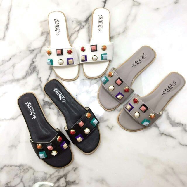 รองเท้าตะ ยี่ห้อ FINDI