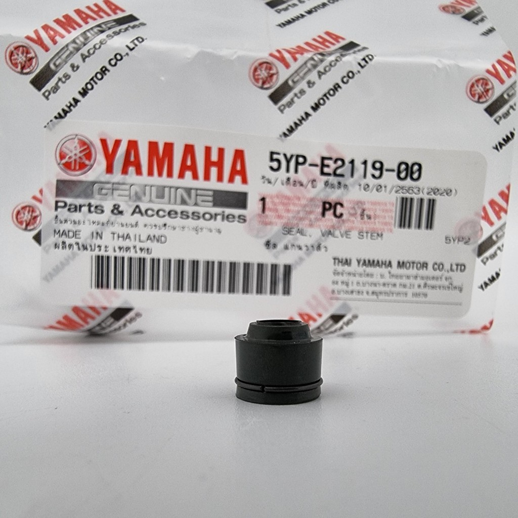 ซีลก้านวาล์ว SPARK 135  SPARK 135 I  X-1R ขายเป็นคู่ แท้ YAMAHA VALVE STEM SEAL 4.5 mm.   UK