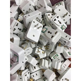 ปลั๊กแปลงขา Universal Plug แบบสามขามีสวิทซ์ พร้อมส่ง