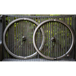 ล้อคาร์บอน Giant รุ่น SLR 2 Disc 42 mm ขอบ Hookless Clincher