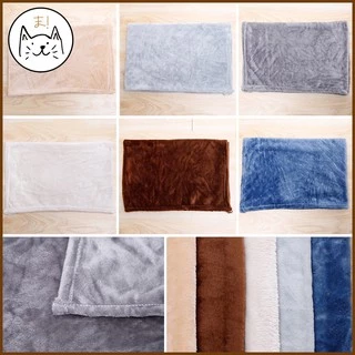 KUMAま ผ้าห่มกำมะหยี่ L/XL ผ้าห่มสัตว์เลี้ยง ผ้ารองนอน สุนัข แมว ที่นอนสุนัข ที่นอนแมว (คละสี)