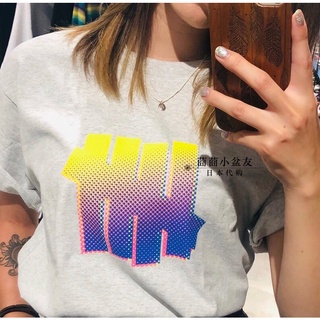 เสื้อยืดแขนสั้นแขนสั้นใหม่ที่ไม่ถูกทําลาย Qp/