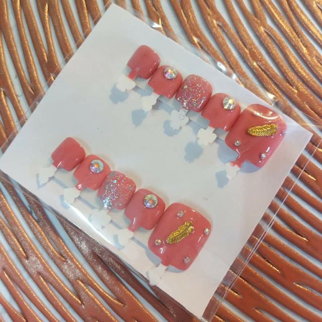 🦄N91‼️พร้อมส่ง💅เล็บปลอมสำเร็จรูป🔥เล็บเท้า🎠ลายสีชมพูขนนก💅ฟรีกาว+ตะไบ