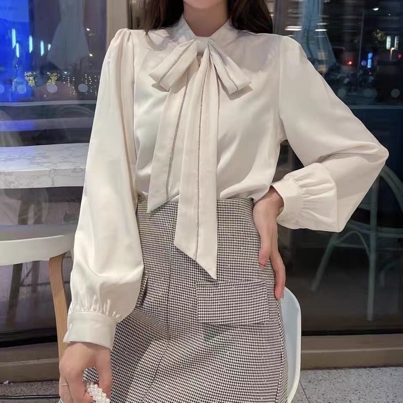 เสื้อยาว เสื้อผ้าชีฟองฤดูใบไม้ร่วงหญิงใหม่อำพรางพุงผ้าไหมชาตินคลุมศรีษะเสื้อเชิ้ตNew Fashion 2025💫💫💫