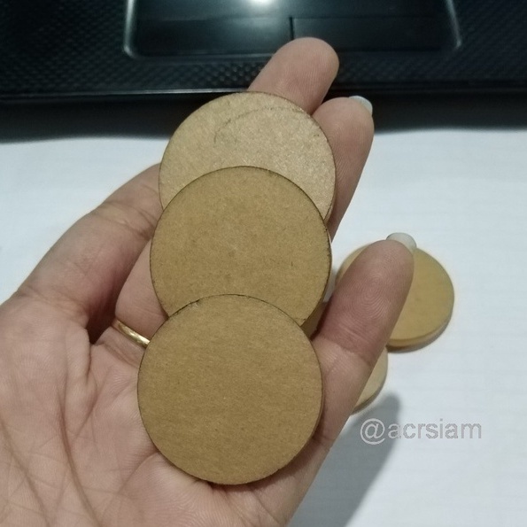 แผ่นอะคริลิค (เจาะรู) วงกลมใส หนา 3 มิล ขนาด 3.5 ซม. (50ชิ้น/ห่อ)
