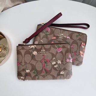 🎀 คล้องมือ 1S ลายดอก COACH คล้องมือ1 Zip S COACH C8732