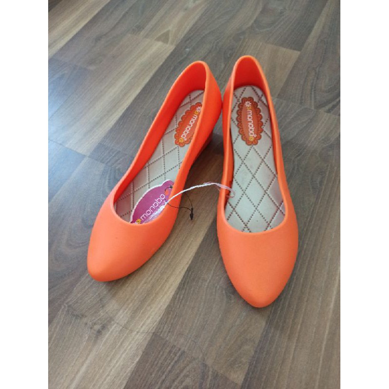 รองเท้าคัชชู ส้นสูง ส้นเตารีด หัวแหลม Monobo สีส้ม