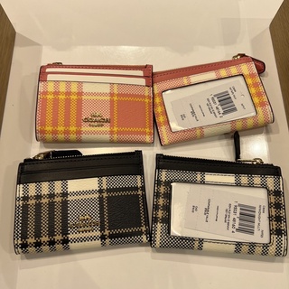 พร้อมส่ง แท้ 🇺🇸💯% New Coach  พวงกุญแจ ใส่บัตร รุ่น MINI SKINNY ID CASE WITH GARDEN PLAID PRINT (COACH C8684) มี 2 สี