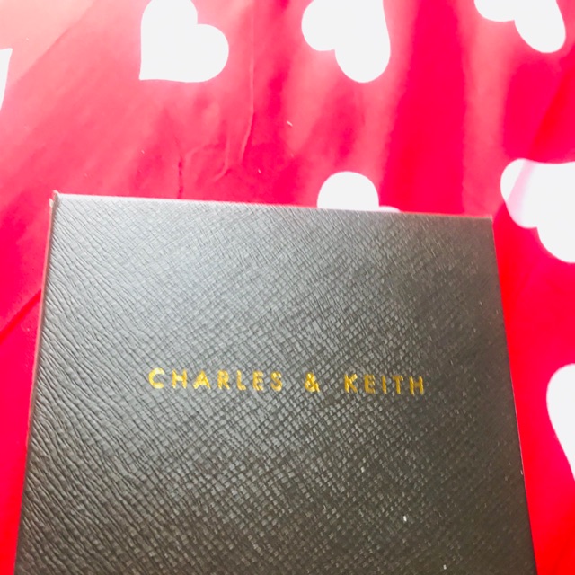 กระเป๋าตังค์ Charles&Keith