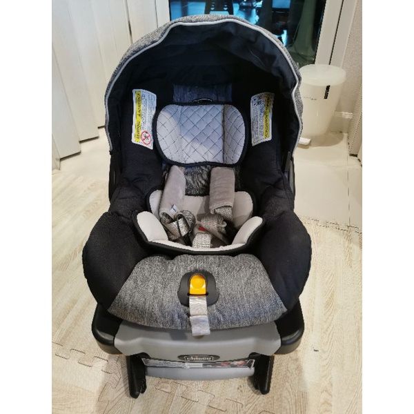 Chicco KeyFit® 30 Infant Car Seat ตัวเบาะสะอาดกริ๊บค่ะ