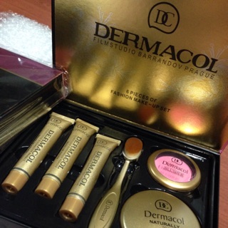Dermacol gift box set  ชุดแต่งหน้ากันน้ำหน้าเนียยใสแพ๊คเก๊ตสวยหรูสำหรับเป็นของขวัญของฝากได้นะ้คะ้