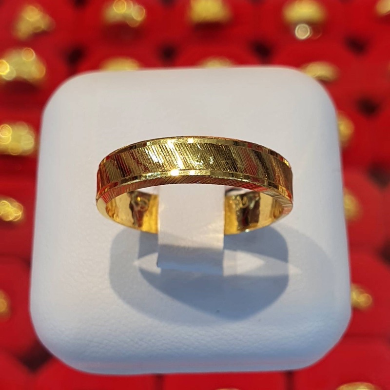 A แหวนครึ่งสลึงทองแท้96.5%  คละสุ่มลาย/ไซส์ค่า มีใบรับประกันจากร้านทองให้ทุกชิ้นค่ะ แหวนทอง ทองแท้ครึ่งสลึง
