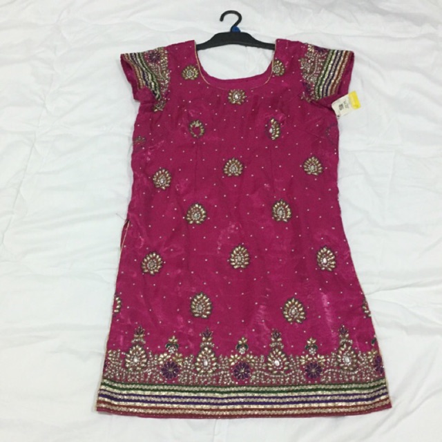 เสื้ออินเดีย ตัวยาวสีชมพู ผ้าซาติน งานปักด้านหน้า ใหม่และสวยมาก